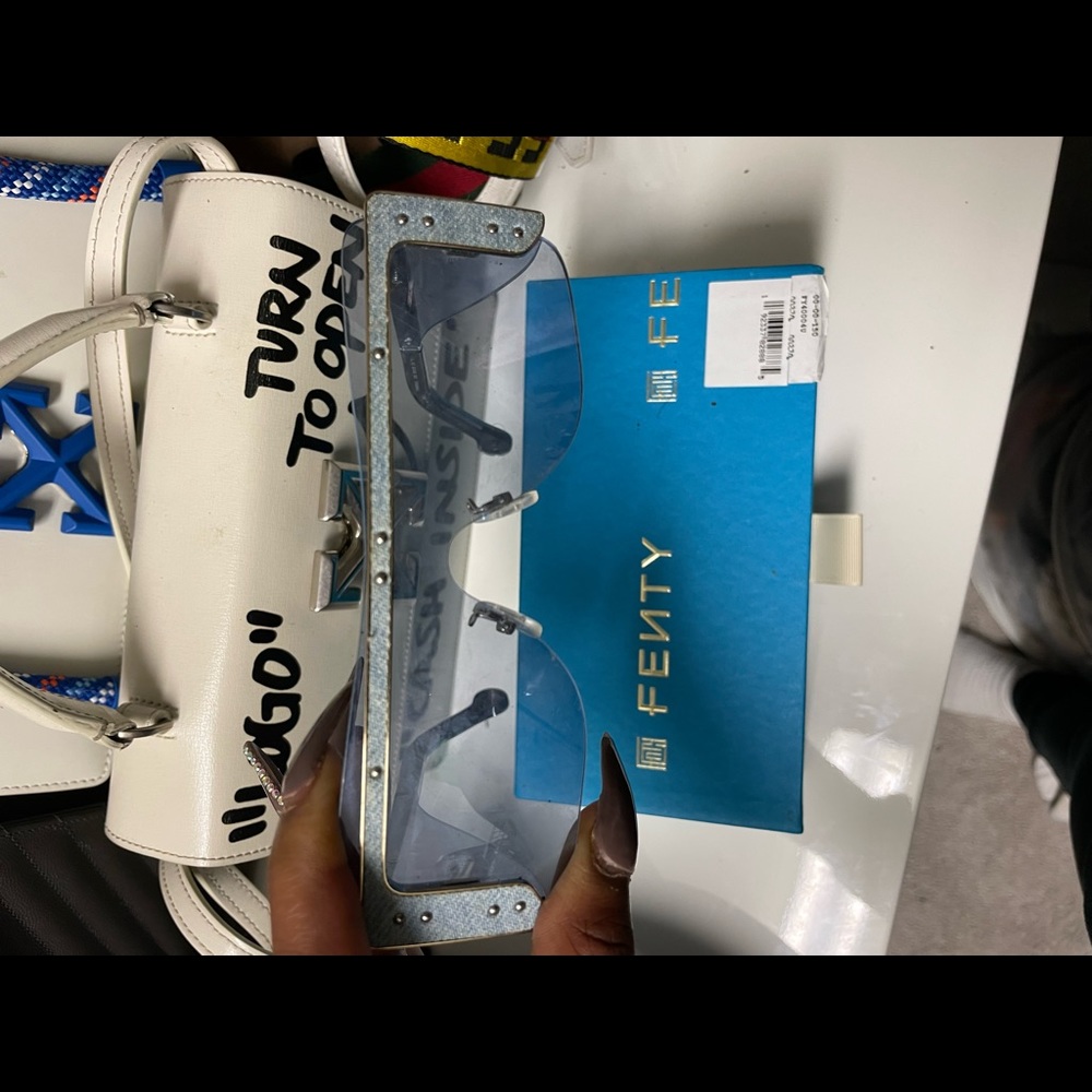 Rihanna fenty glasses